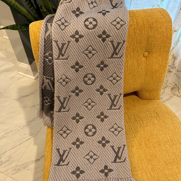 Louis Vuitton wool scarf 100% authentic - Picture 6 of 9